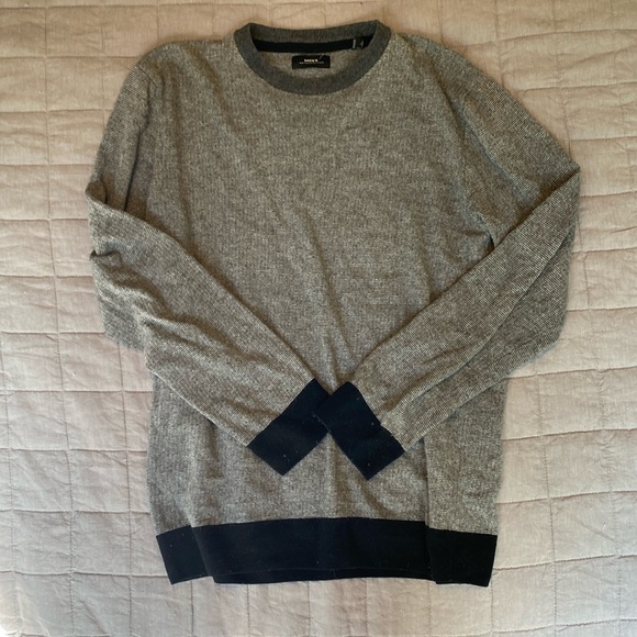 Grey and black sweater. - Picture 1 of 4